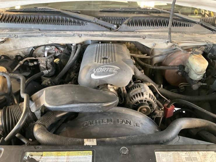 2001-chevrolet-silverado-1500-image-10