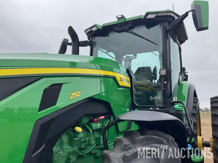 2024-john-deere-8r-250-image-11