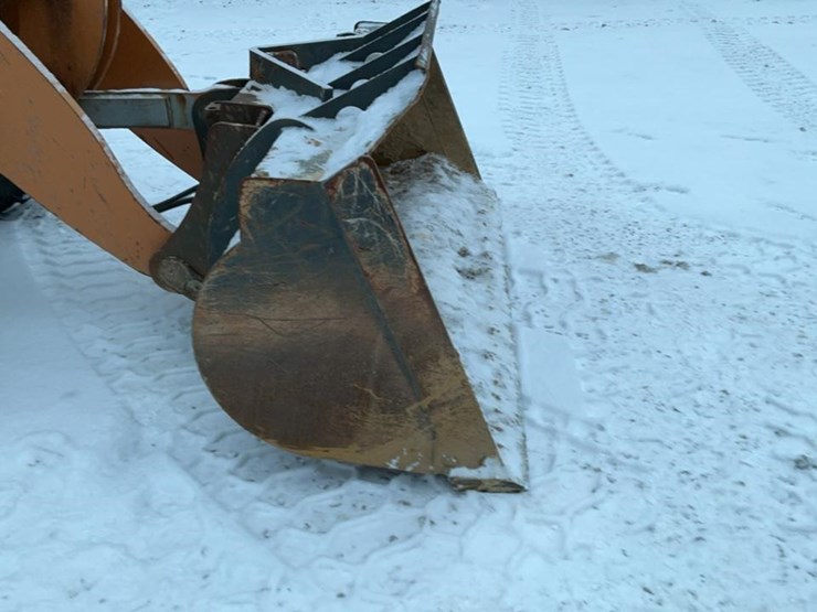 2016-case-621f-xr-image-58