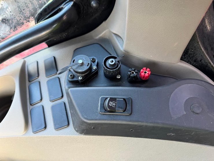 2022-case-ih-maxxum-115-image-22