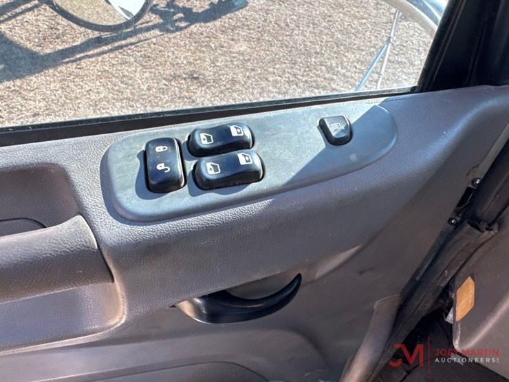 2019-peterbilt-348-image-25