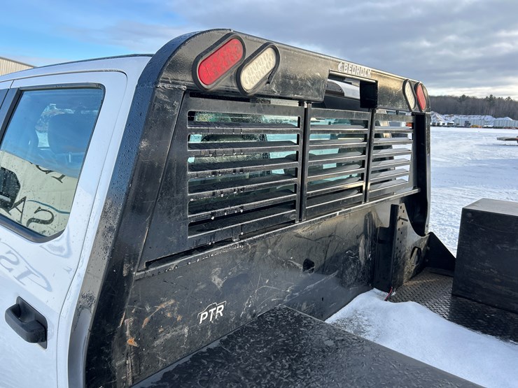 2021-ford-f550-image-31