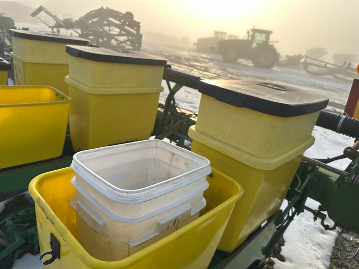 john-deere-1720-image-61