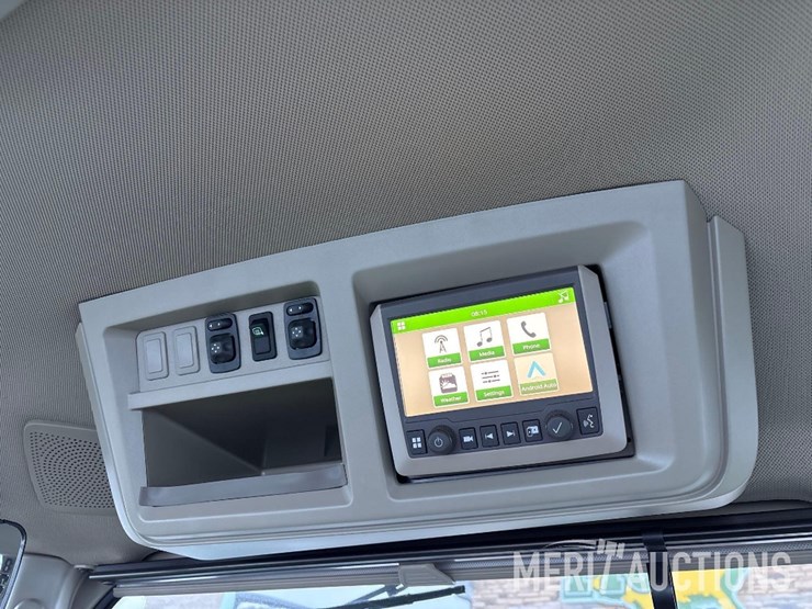 2024-john-deere-8r-370-image-46