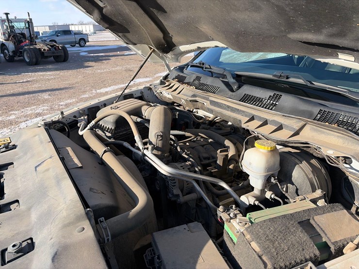 2020-ram-1500-classic-image-13