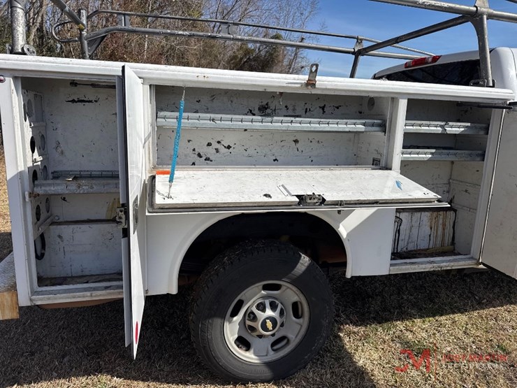 2013-chevrolet-2500-image-15