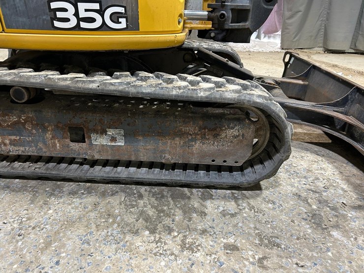 2019-deere-35g-image-13