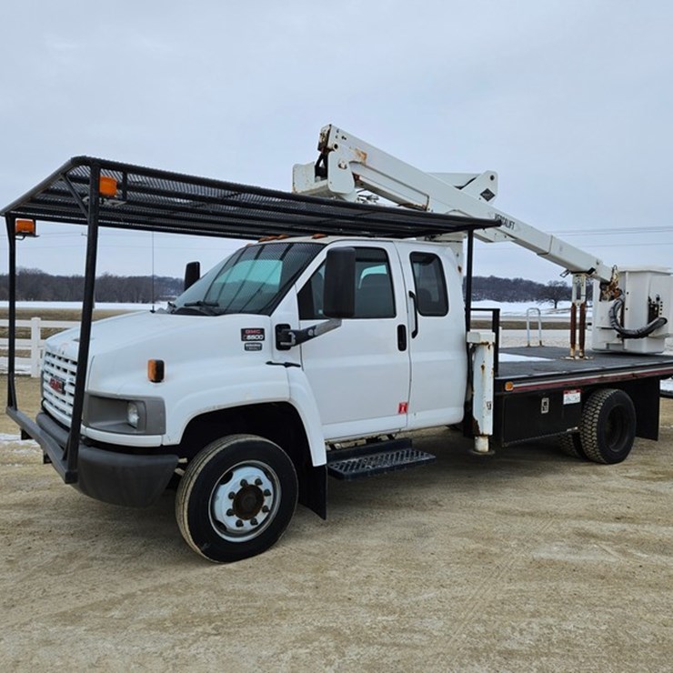 #309 • 2003 GMC C5500 Aerial Truck