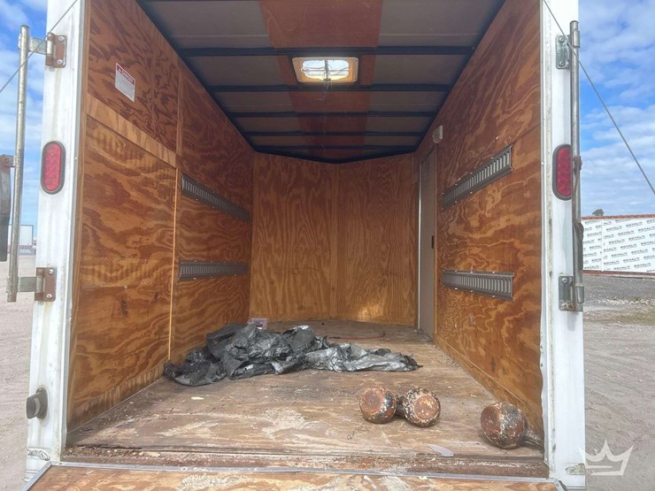 s/a-enclosed-trailer-image-9