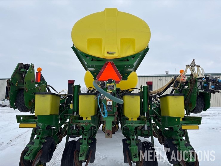 2010-john-deere-1770nt-image-19