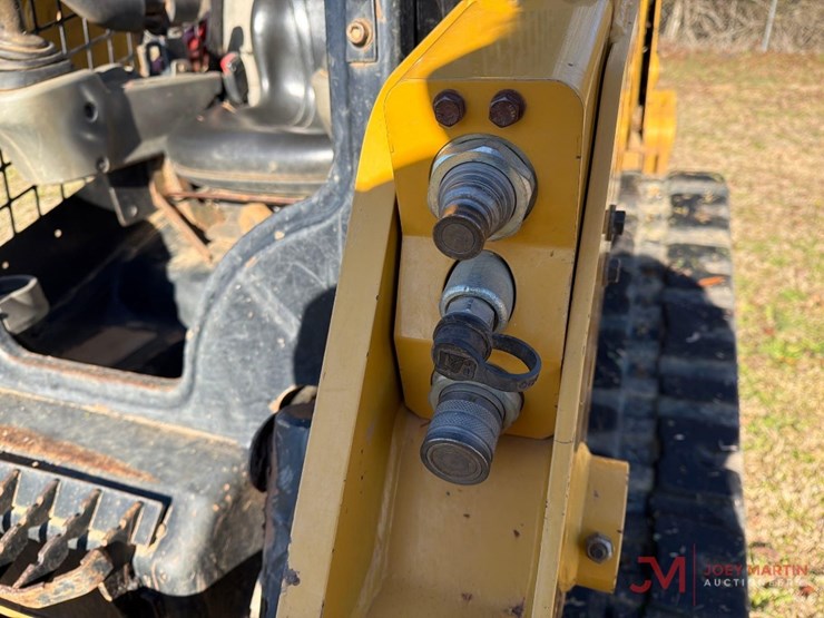 2018-caterpillar-249d-image-7