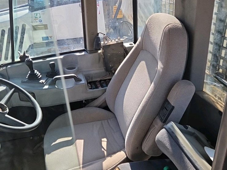 2005-cummins-m11-image-23