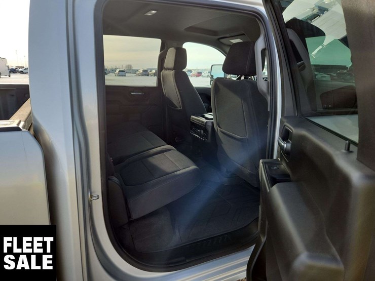 2022-chevrolet-silverado-2500hd-image-27