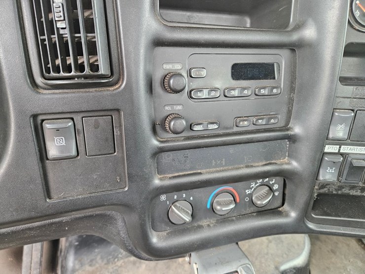 #309-•-2003-gmc-c5500-aerial-truck-image-42