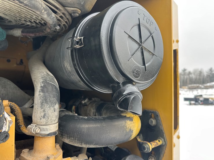 caterpillar-242d-image-47