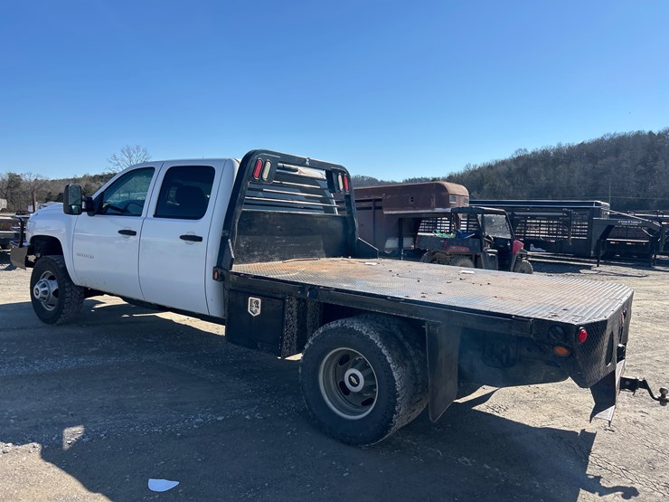 2011-chevrolet-3500-image-6