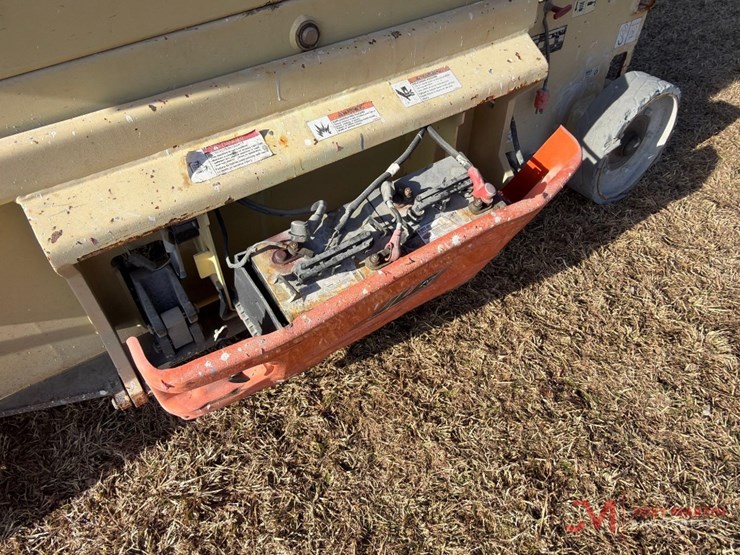 2015-jlg-3246es-image-8