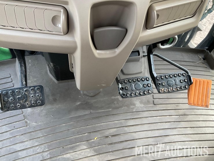 2023-john-deere-6120m-image-42