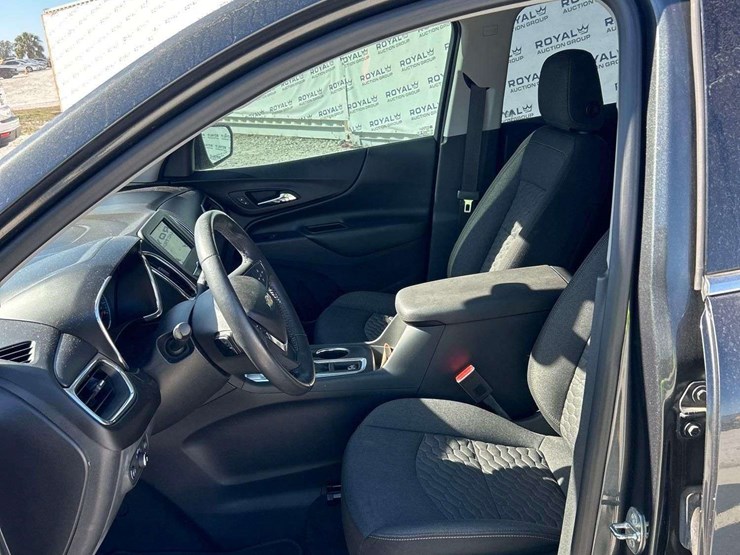 2020-chevrolet-equinox-image-12