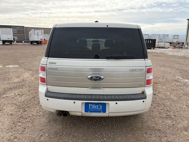 2011-ford-flex-image-8