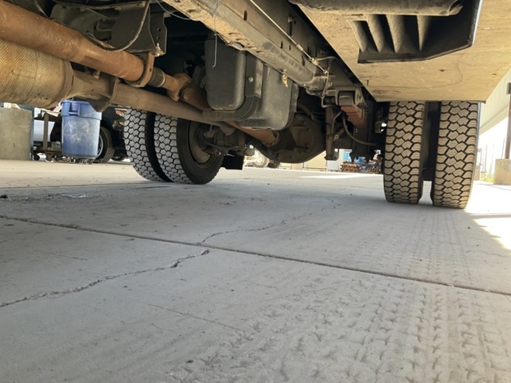 2014-ford-f550-image-30