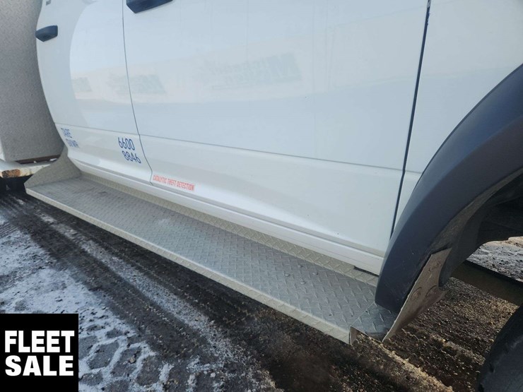 2018-ram-5500-slt-image-40