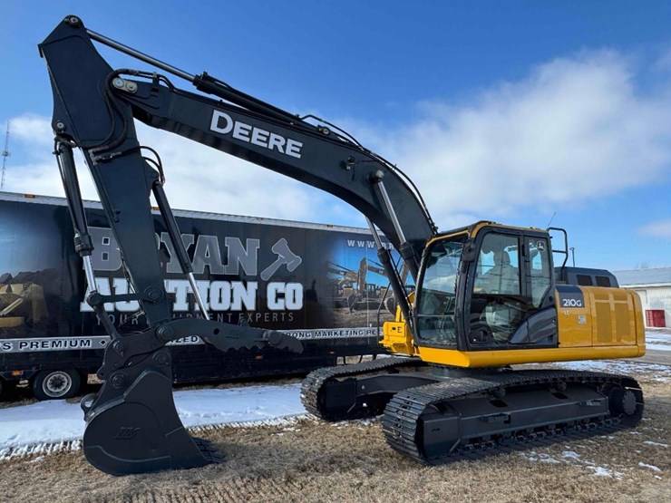 2019-deere-210g-image-1