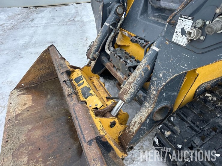 2021-deere-333g-image-9