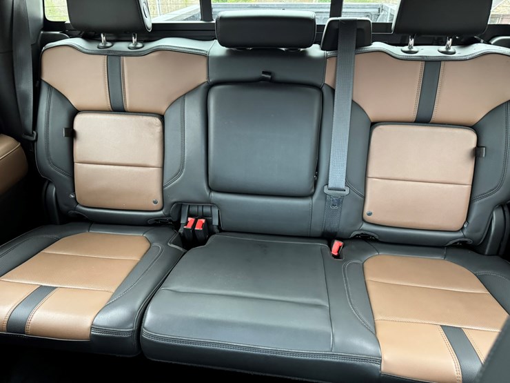 2021-chevrolet-3500hd-image-34