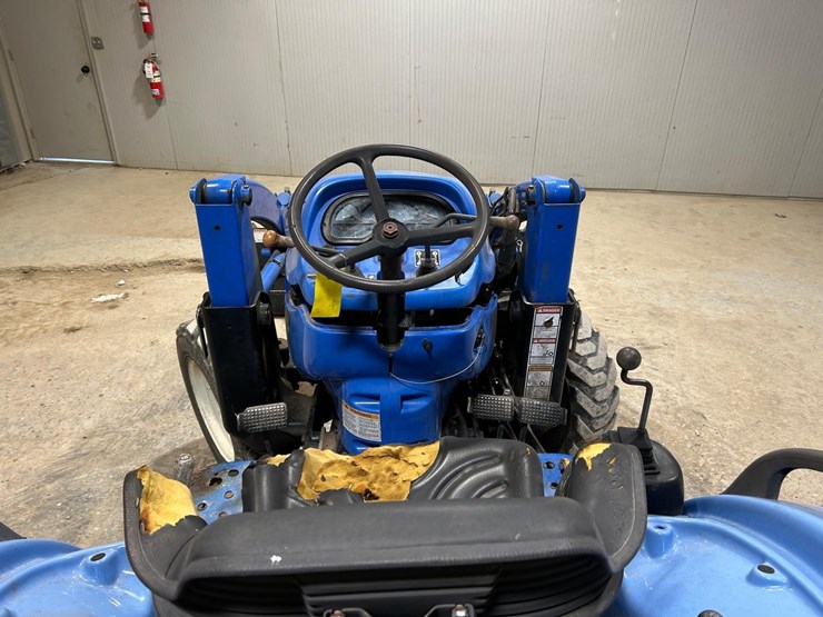 new-holland-tc35-image-14