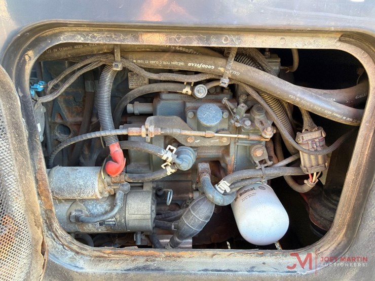 2008-bobcat-5600-toolcat-utv-image-16