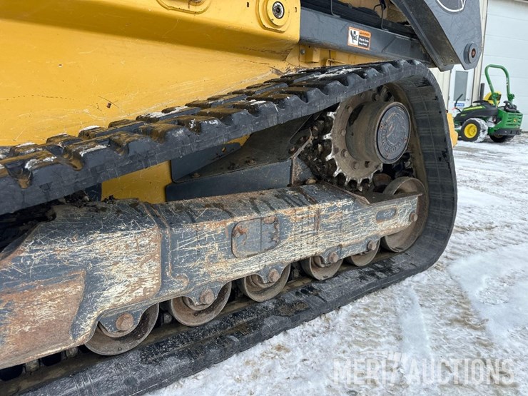 2021-deere-333g-image-12