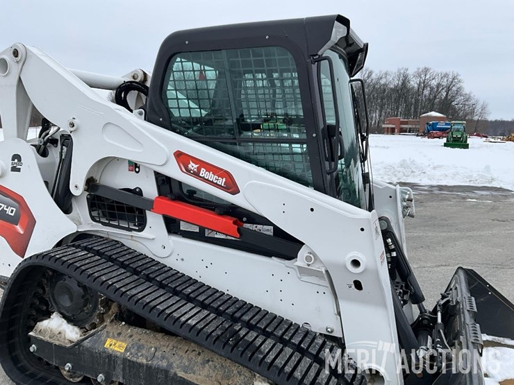 2024-bobcat-t740-image-24