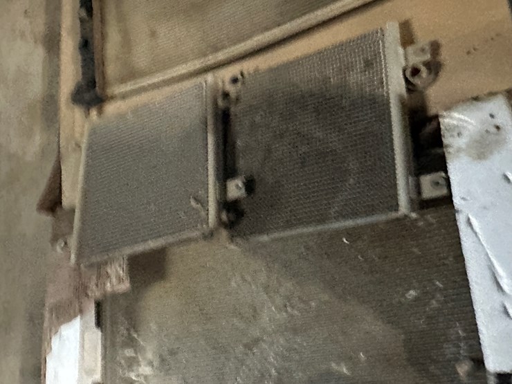 #38471-•-lot-of-radiators-&-misc-parts-image-10