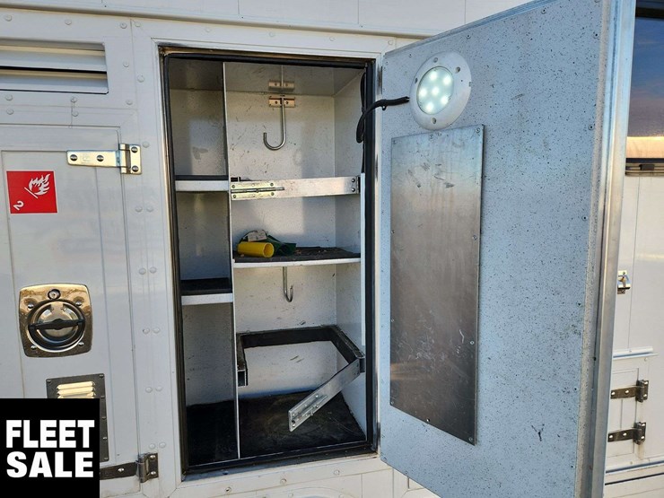 2012-ford-f550-image-38