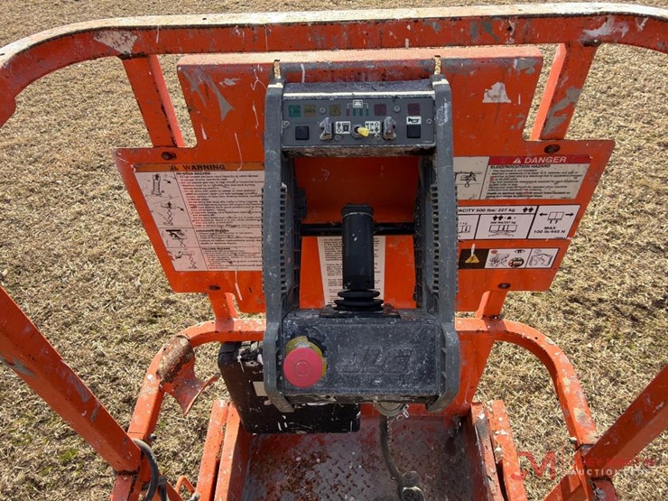 2016-jlg-1930es-image-11