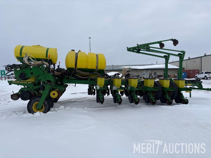 2010-john-deere-1770nt-image-6