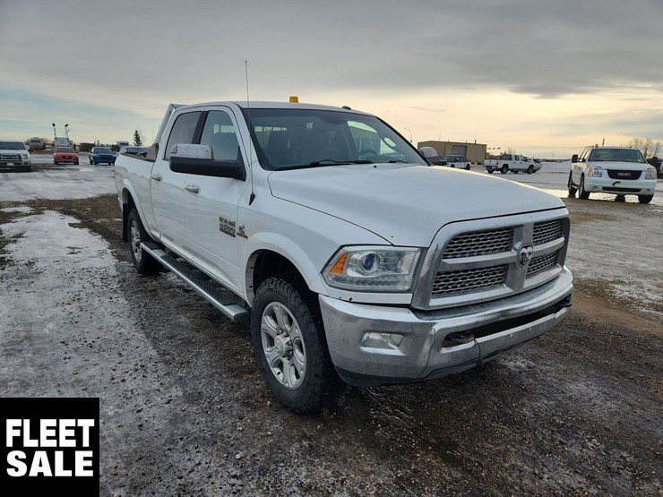 2014-ram-2500-laramie-image-2