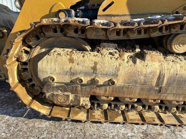 2017-caterpillar-963k-image-18