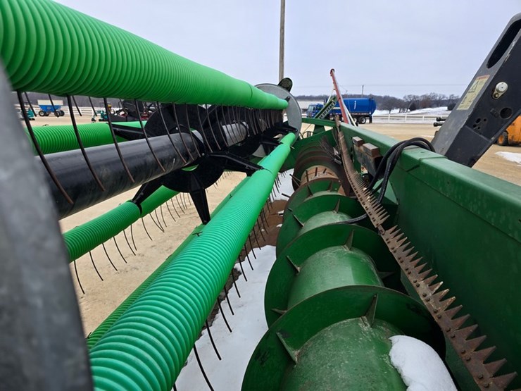 john-deere-220-image-6