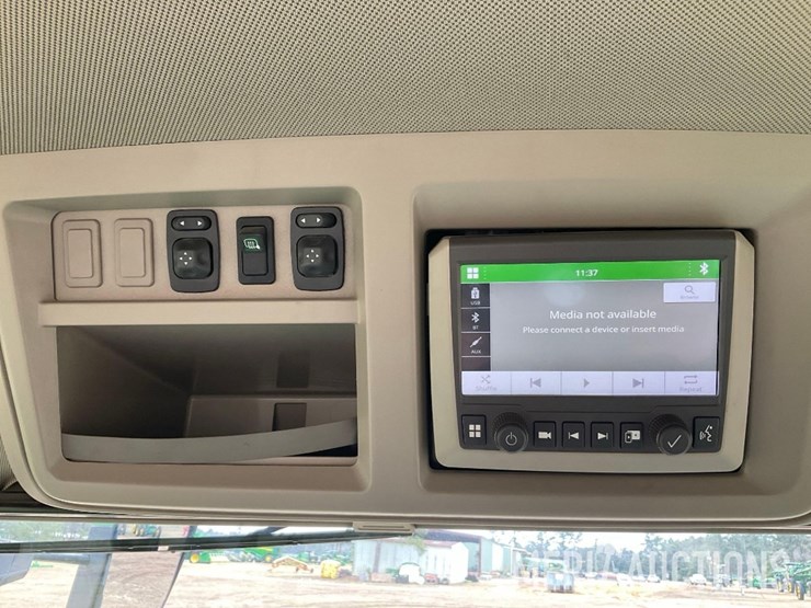 2023-john-deere-8r-370-image-62