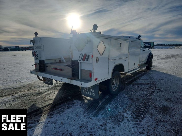 2018-ram-5500-slt-image-4