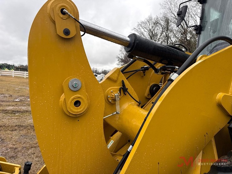 caterpillar-926-image-10