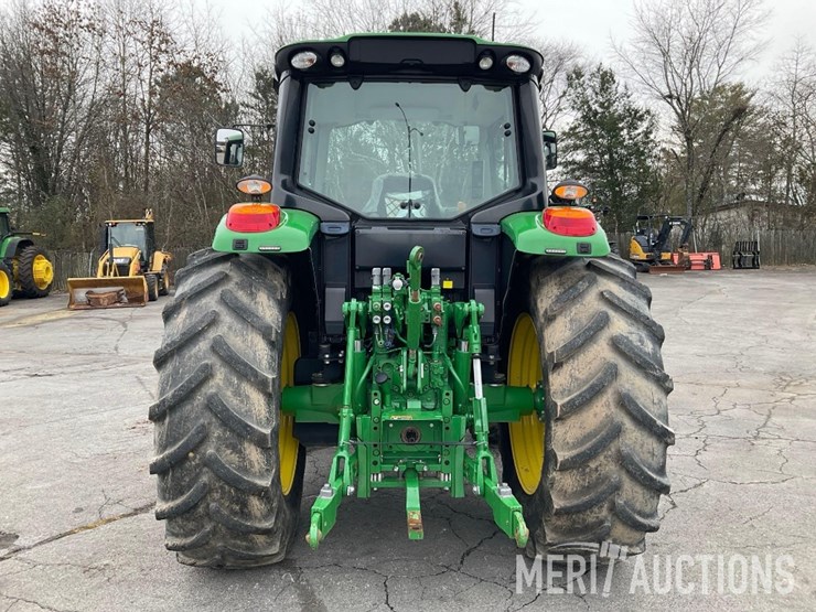 2021-john-deere-6110m-image-4