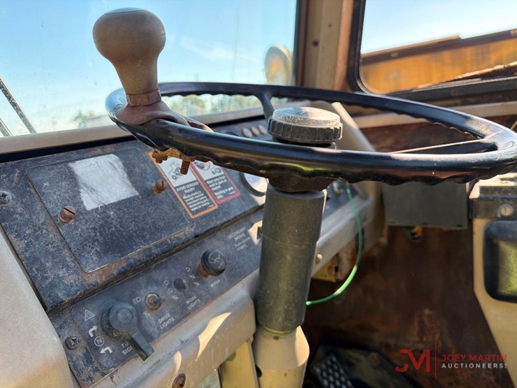 1997-deere-762b-image-7