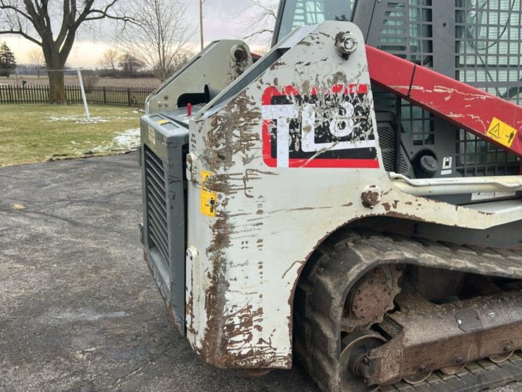 2017-takeuchi-tl8-image-33