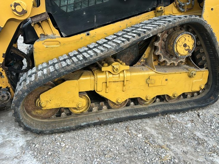 2019-caterpillar-249d-image-18