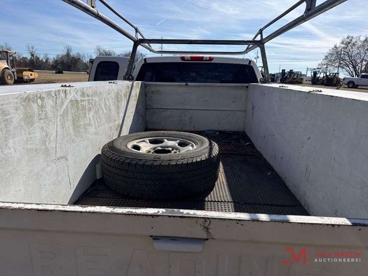 2013-chevrolet-2500-image-11