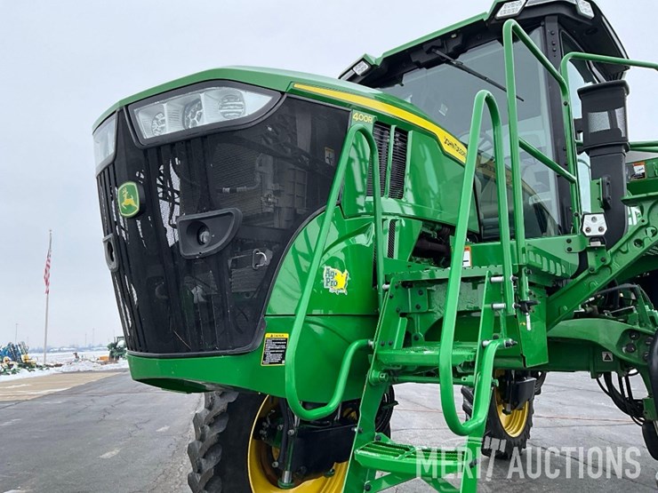 2023-john-deere-400r-image-10