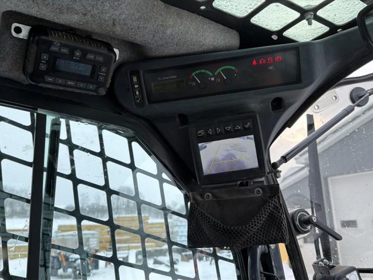 2019-deere-332g-image-11